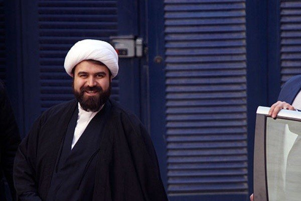 نوه امام کاندیدای مجلس شد +عکس