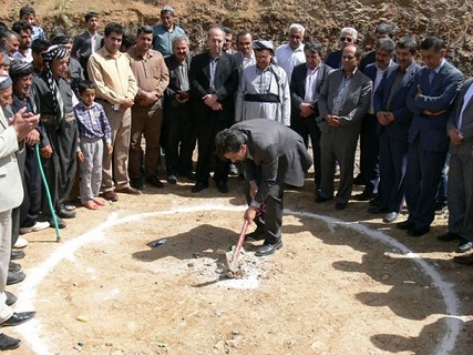 احداث مدرسه درکردستان بامشارکت بانک‌ملی