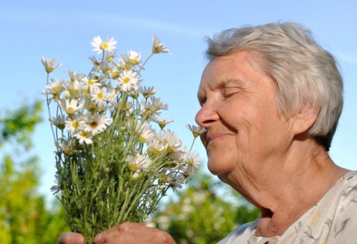 ۹ دلیل برای از بین رفتن حس بویایی