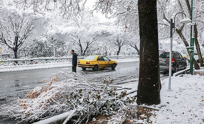 بارش برف و باران در محورهای ۵استان