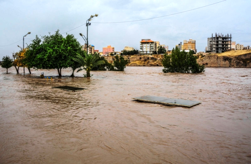 سیل در کمینِ تهران است