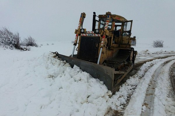 تردد در محورهای مرتفع استان سمنان با زنجیر چرخ میسر است