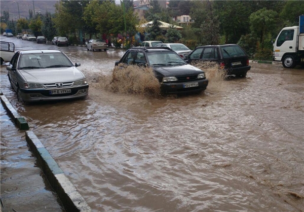 بارش شدید باران و سیل در نیاوران +فیلم