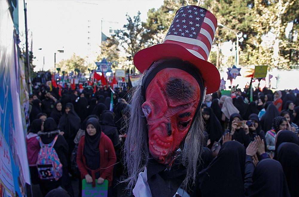 تعطیلی ایستگاه مترو طالقانی تا پایان مراسم ۱۳آبان