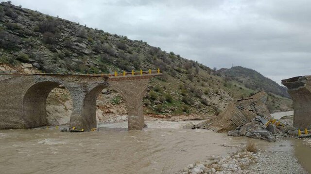 نصب هشت پل در گام اول بازسازی مناطق سیل‌زده لرستان