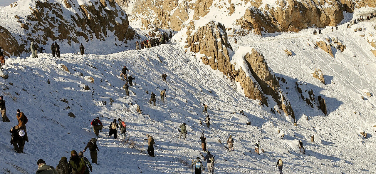 کولبر سقزی بر اثر سرما جان باخت