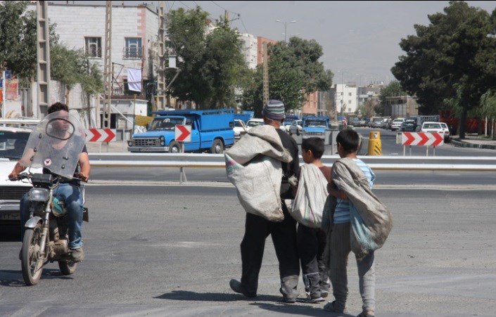 توزیع اقلام بهداشتی بین کودکان کار کشور در هفته پایانی سال