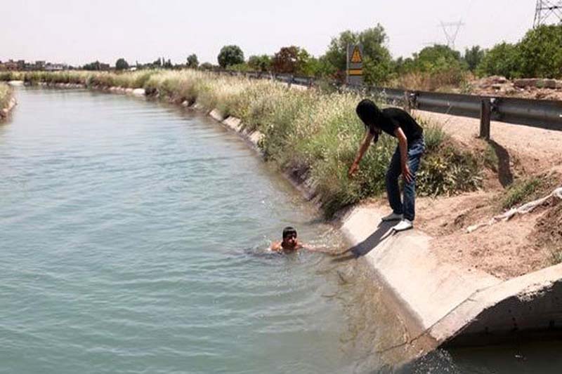 کانال آب جان ۲جوان را در بهبهان گرفت