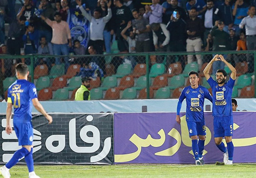 استقلال با شکست سایپا همسایه پرسپولیس شد