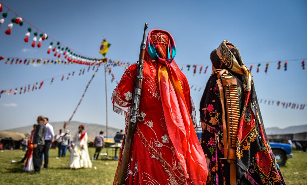 هر عروسی و عزا 50 نفر را کرونایی می‌کند