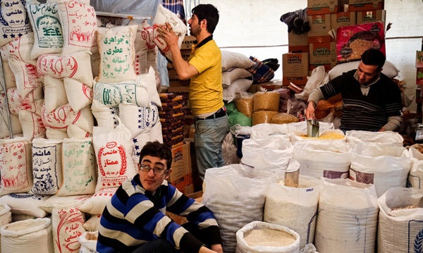 کاهش سرعت انتقال دلاری باعث افزایش قیمت کالاهای اساسی شد