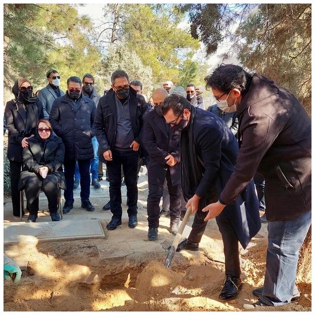 بهرام رادان در مراسم تشییع جنازه پدرش