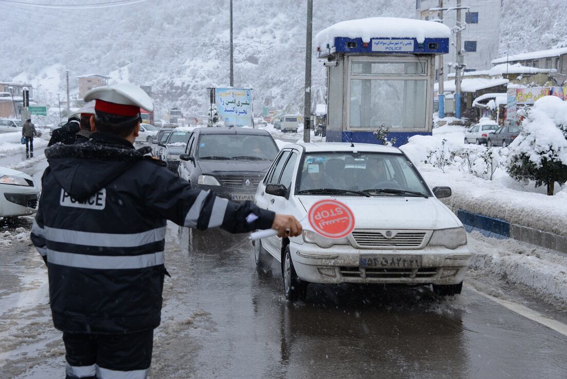 تردد خودروها در محورهای کندوان و هراز پرحجم است