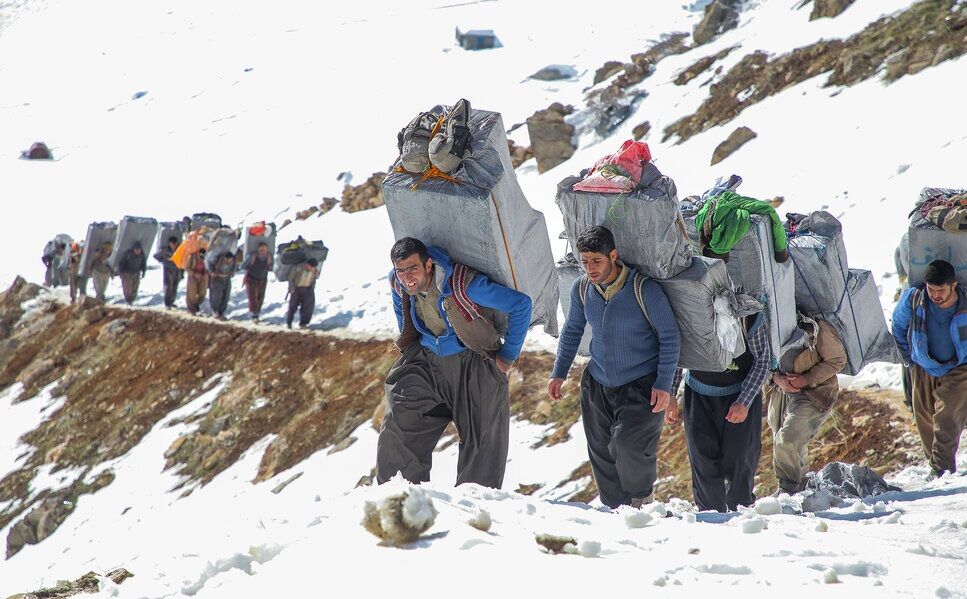 ۲۰ روز بی‌ خبری از مرزنشینان کوه‌ های دل‌ سنگی