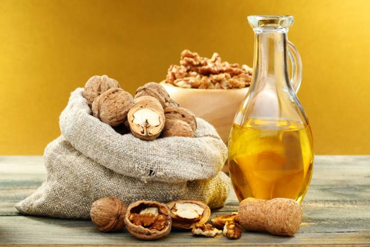 این افراد باید روغن گردو مصرف کنند