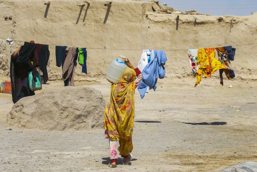 کولبری به آب رسید