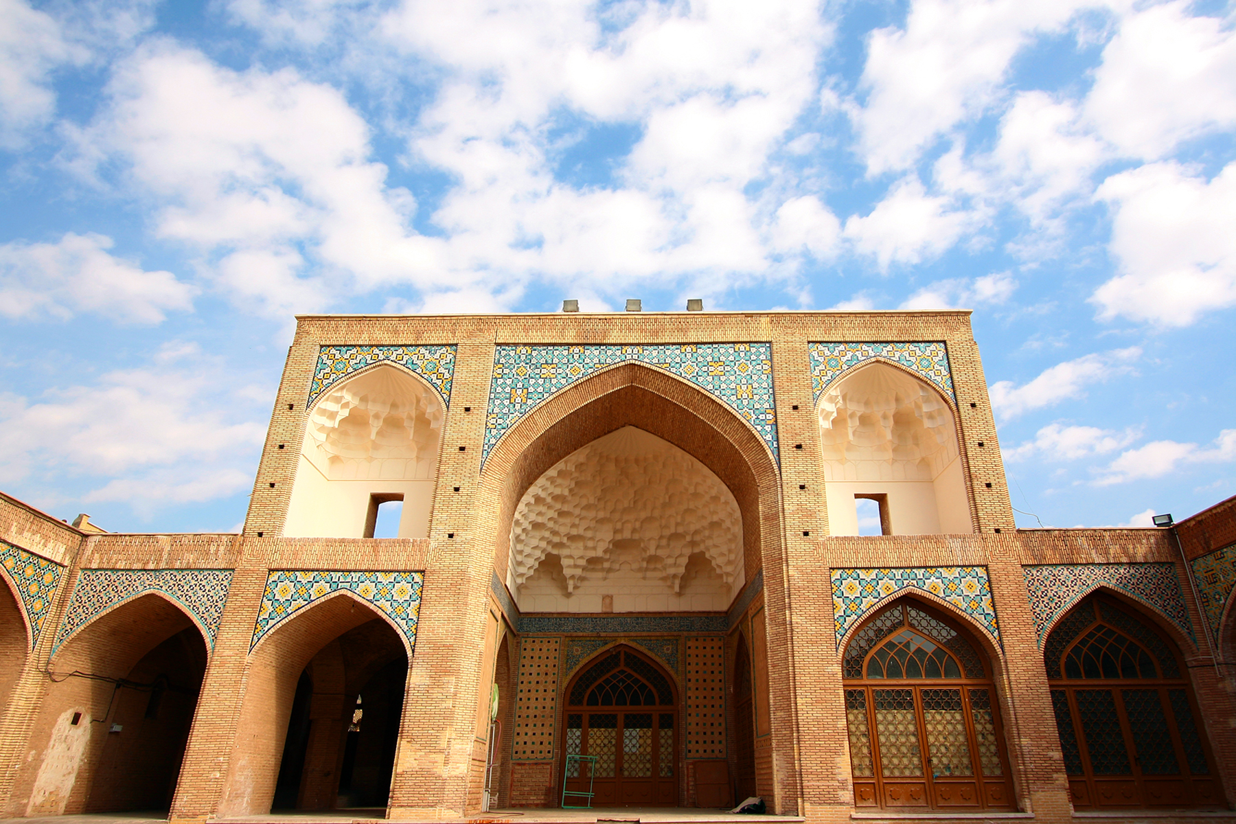 مساجد کمک نقدی ۱۰۰ میلیون تومانی می گیرند