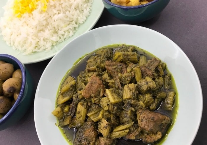 طرز تهیه خورش کرفس مجلسی با طعم بی نظیر + نکات جاافتادن