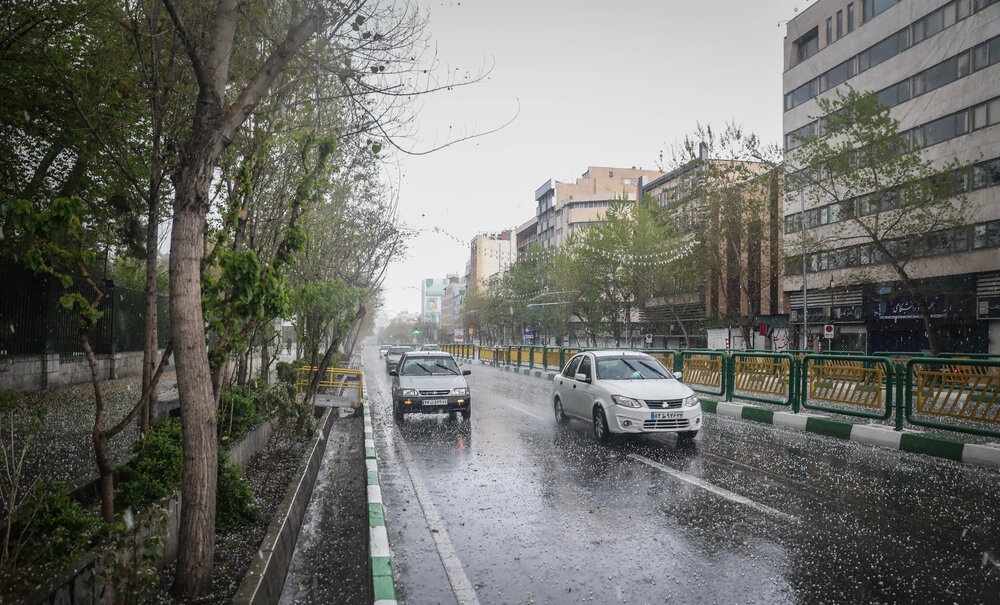 پیش بینی وقوع رعد و برق و بارش تگرگ در تهران