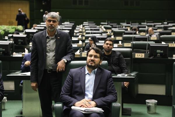 حاشیه های نطق جنجالی امروز توانگر علیه بذرپاش در مجلس / «بذرپاش در خود چه دید؟»