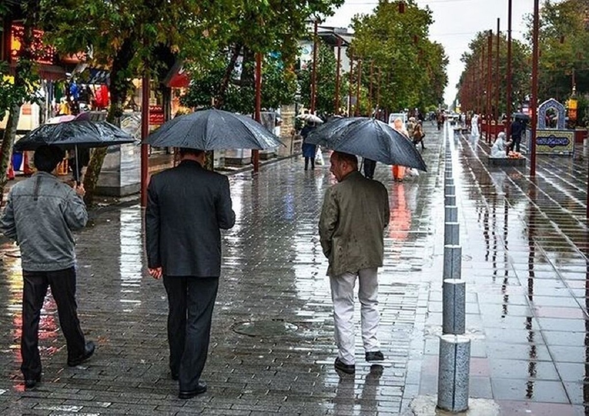 بارش شدید باران در مناطق شمالی/ گرد و خاک و کاهش دید در برخی از مناطق کشور