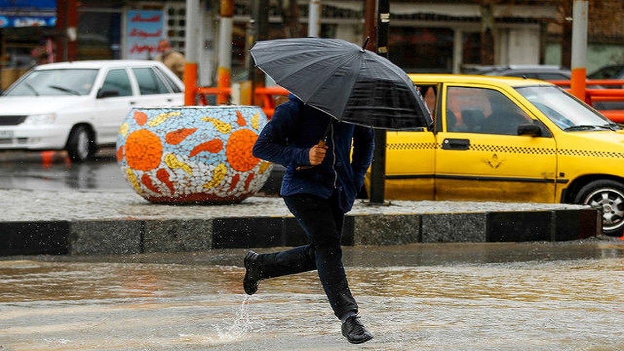 باران در شمال و گردوخاک در شرق کشور