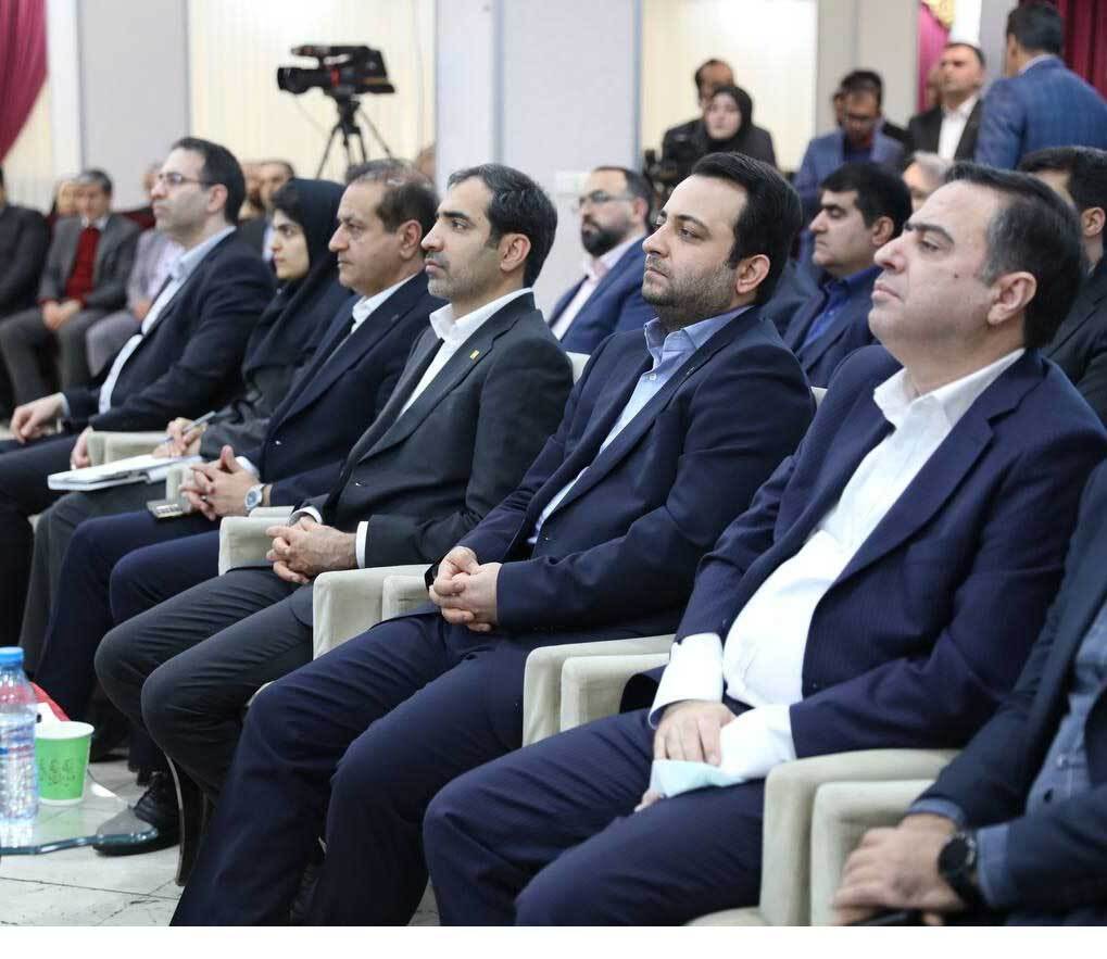 «وبصادر» بزرگترین بانک بورسی کشور شد/ عبور سرمایه بانک صادرات ایران از ۷۸ هزار میلیارد تومان «وبصادر» بزرگترین بانک بورسی کشور شد/ عبور سرمایه بانک صادرات ایران از ۷۸ هزار میلیارد تومان