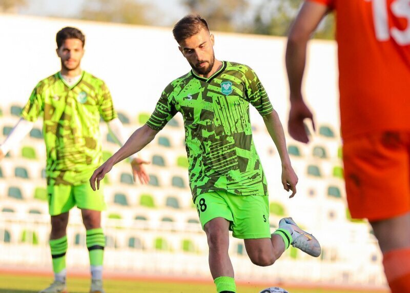 استقلال شاه ماهی بازار را هایجک کرد استقلال شاه ماهی بازار را هایجک کرد