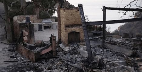 تصاویری هولناک از ویرانی خانه سلبریتیهای هالیوود در آتشسوزی لسآنجلس تصاویری هولناک از ویرانی خانه سلبریتیهای هالیوود در آتشسوزی لسآنجلس