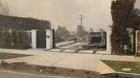 تصاویری هولناک از ویرانی خانه سلبریتیهای هالیوود در آتشسوزی لسآنجلس تصاویری هولناک از ویرانی خانه سلبریتیهای هالیوود در آتشسوزی لسآنجلس