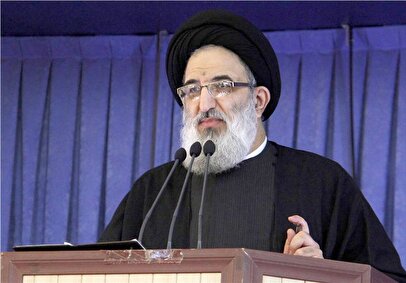 امام جمعه کرج: ترامپ بداند با ترور شهید سلیمانی برای همیشه باید در سایه ترس بماند