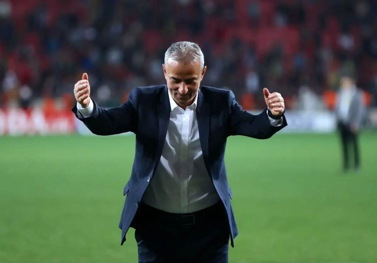 یک خبرنگار خارجی نام سرمربی پرسپولیس را افشا کرد + عکس یک خبرنگار خارجی نام سرمربی پرسپولیس را افشا کرد + عکس