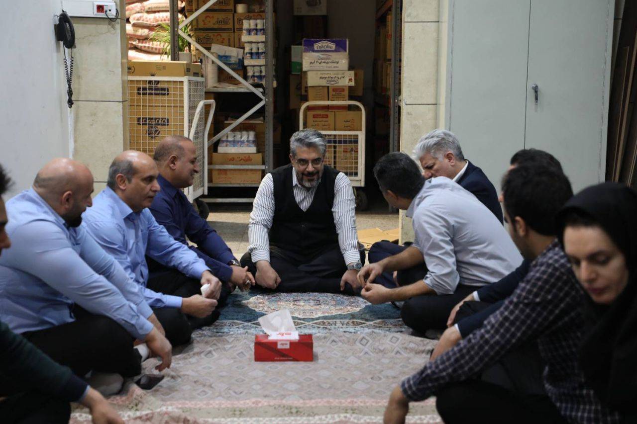 دیدار صمیمانه و صبحانه کاری مدیرعامل شرکت شهروند با کارکنان فروشگاه تماس دیدار صمیمانه و صبحانه کاری مدیرعامل شرکت شهروند با کارکنان فروشگاه تماس