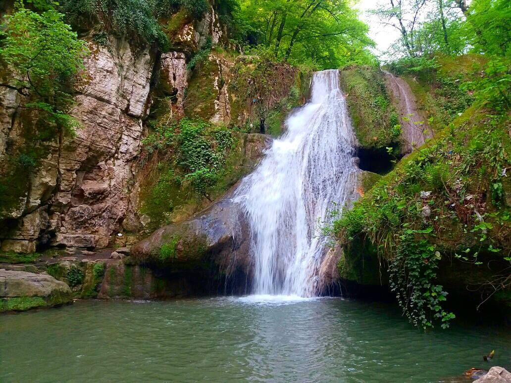 سقوط مرد ۴۵ ساله در آبشاری در گلستان