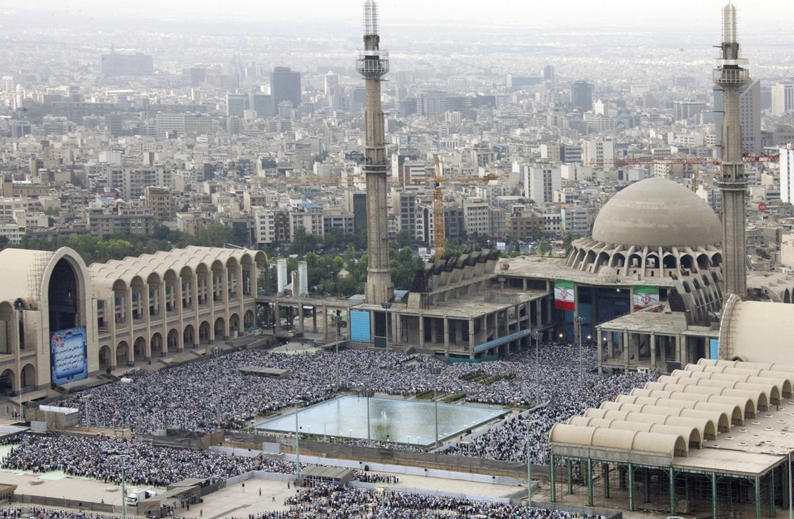 ظرفیت شبستان مصلی امام خمینی تکمیل شد