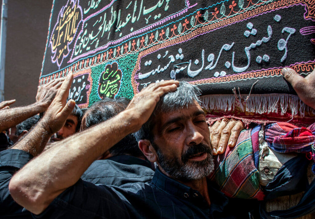 هشت عزادار حسینی دچار برقی گرفتگی شدند