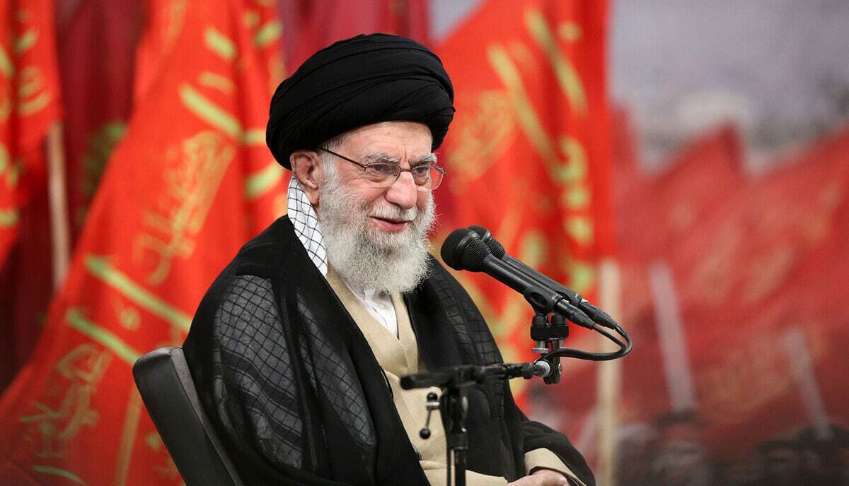 رهبر معظم انقلاب: ما عزاداریم اما جنس عزای ما زنده و زنده‌کننده است