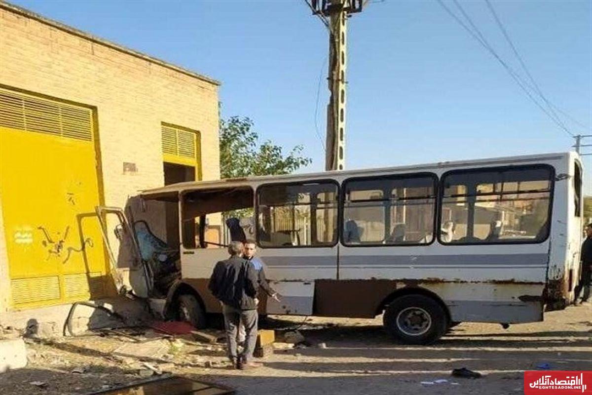 تصادف مینی‌بوس در جاده تبریز ـ آذرشهر ۱۱ مصدوم بر جا گذاشت