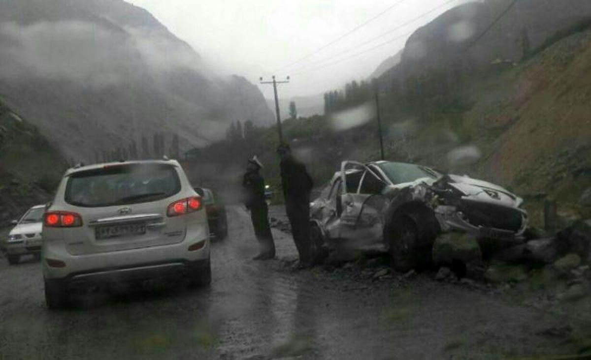 سقوط سنگ در جاده هراز یک کشته برجای گذاشت