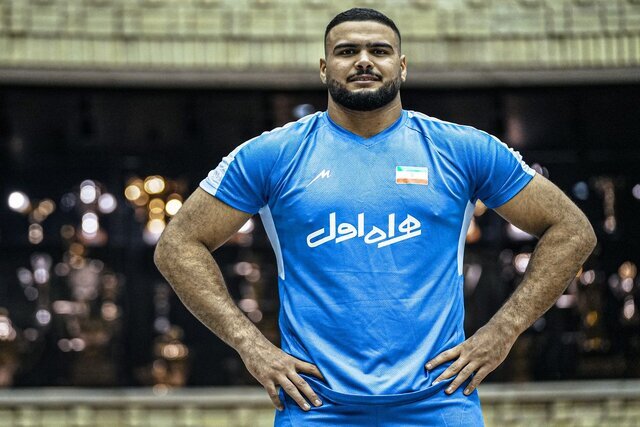 اهدای بازوبند پهلوانی به پهلوان جدید کشور توسط پزشکیان/ مصطفی طغانی کیست؟ اهدای بازوبند پهلوانی به پهلوان جدید کشور توسط پزشکیان/ مصطفی طغانی کیست؟