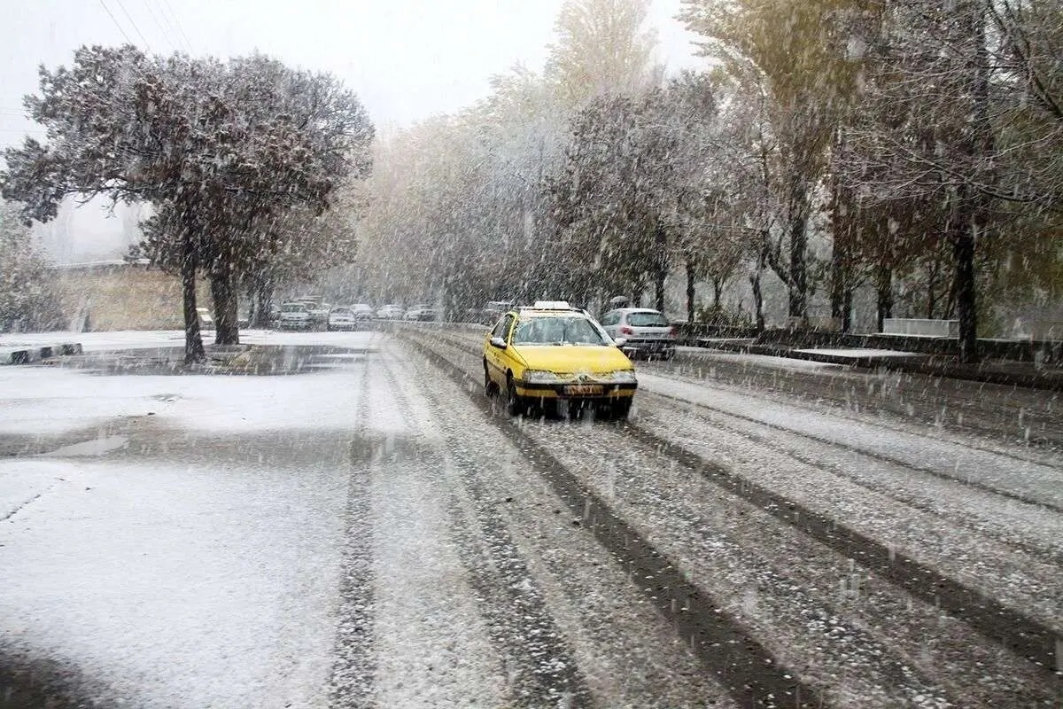 یخبندان و بارش برف در تهران