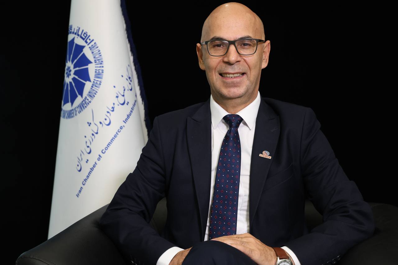 احمدزاده: توسعه فعلا اولویت نیست | باید برای حفظ تولید و بقای بنگاهها بجنگیم احمدزاده: توسعه فعلا اولویت نیست | باید برای حفظ تولید و بقای بنگاهها بجنگیم