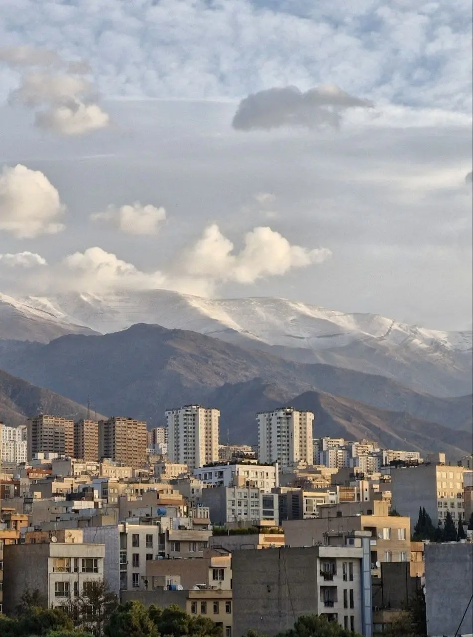 بارش اولین برف پاییز در تهران + عکس بارش اولین برف پاییز در تهران + عکس