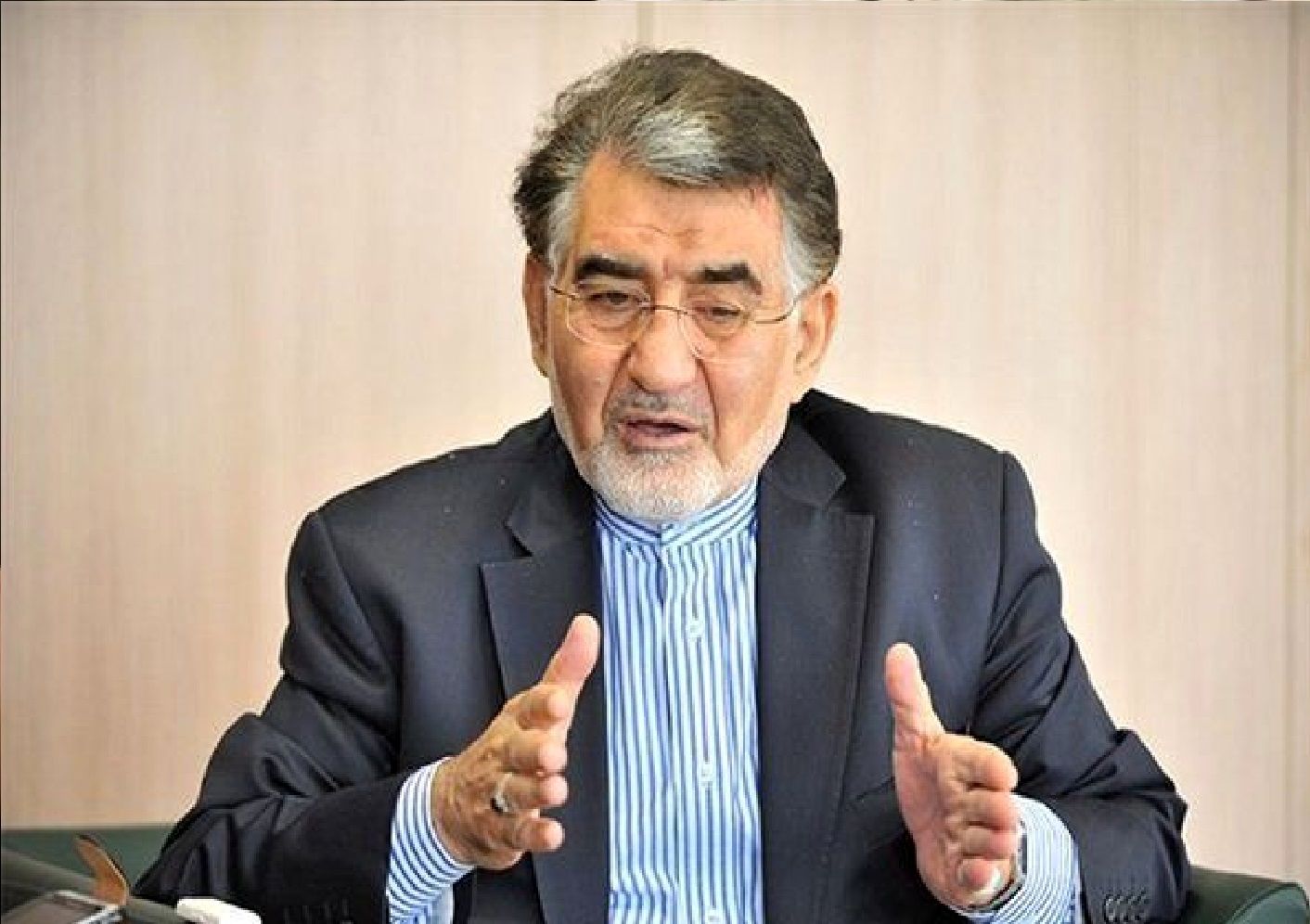آل اسحاق: مشکل اقتصاد ایران فقط جنگ نیست | وضعیت «نه جنگ و نه صلح» اقتصاد را سختتر میکند آل اسحاق: مشکل اقتصاد ایران فقط جنگ نیست | وضعیت «نه جنگ و نه صلح» اقتصاد را سختتر میکند